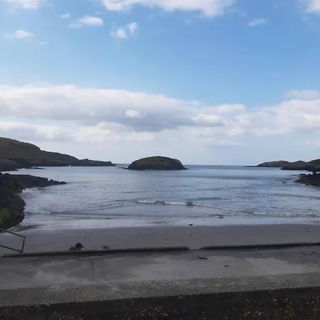 The Hideaway Tragumna A Hidden Gem By The Sea With Outdoor Sauna Apartmán *